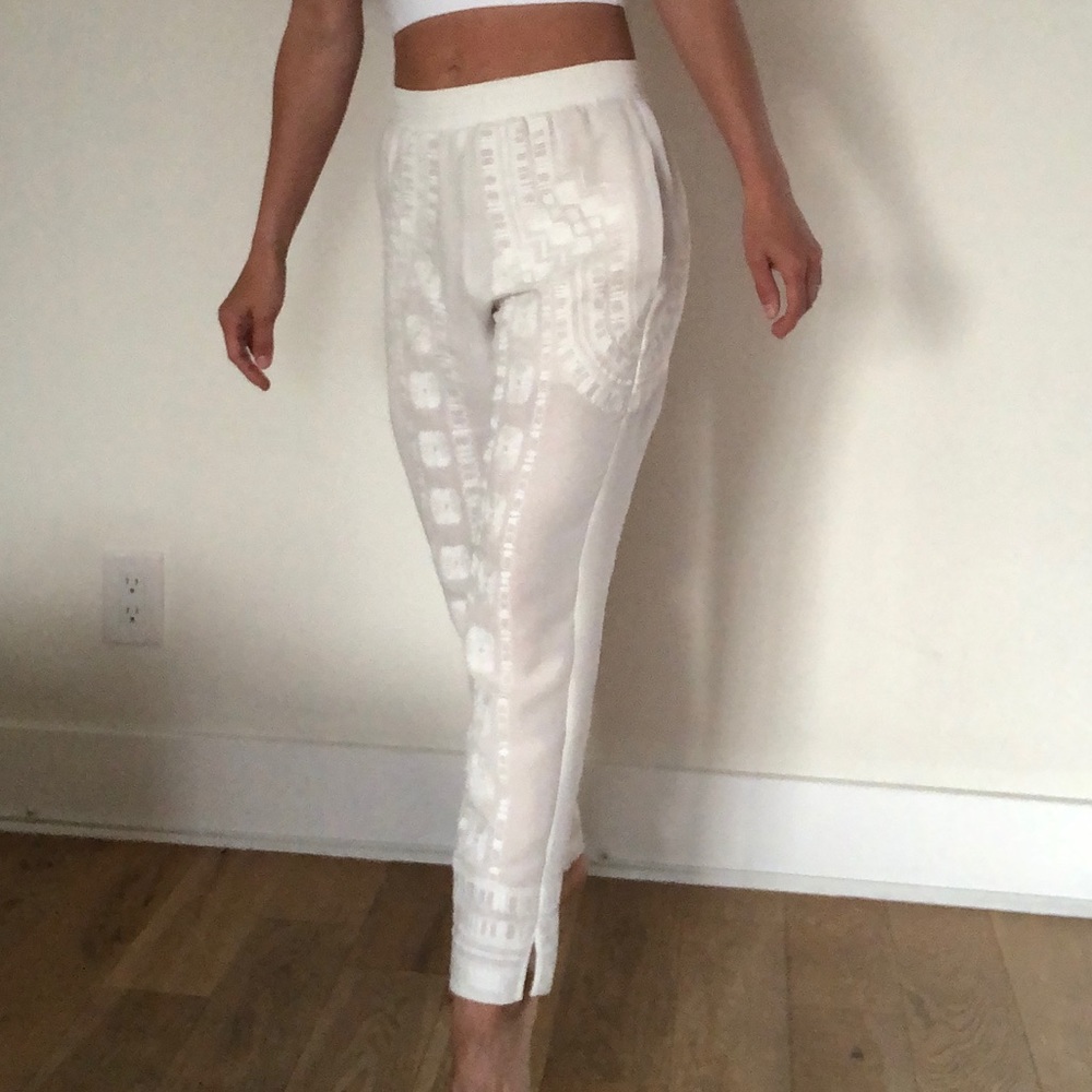 BCBG maxazria runway white tribal pattern pants